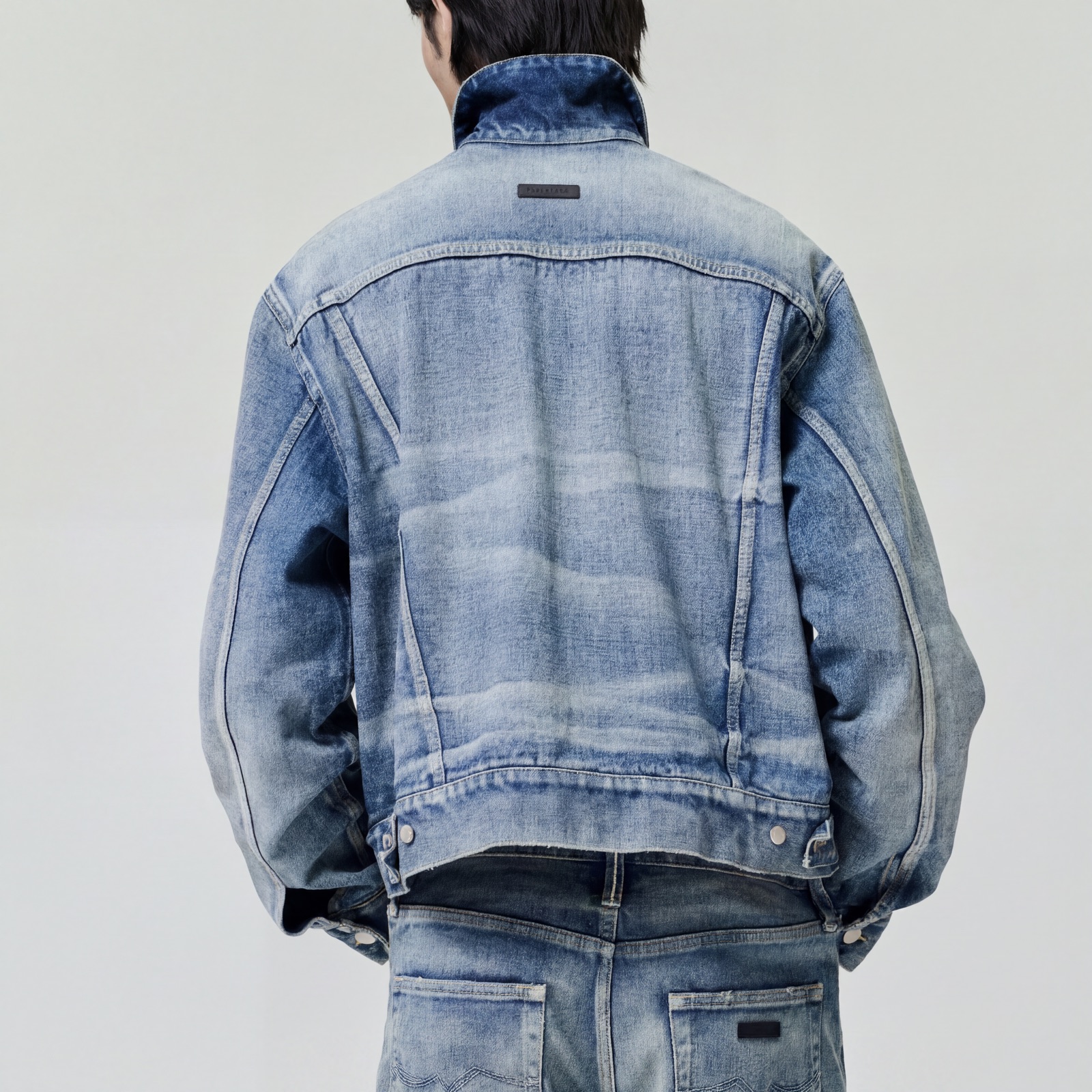 Back-view reference photo of the garment
